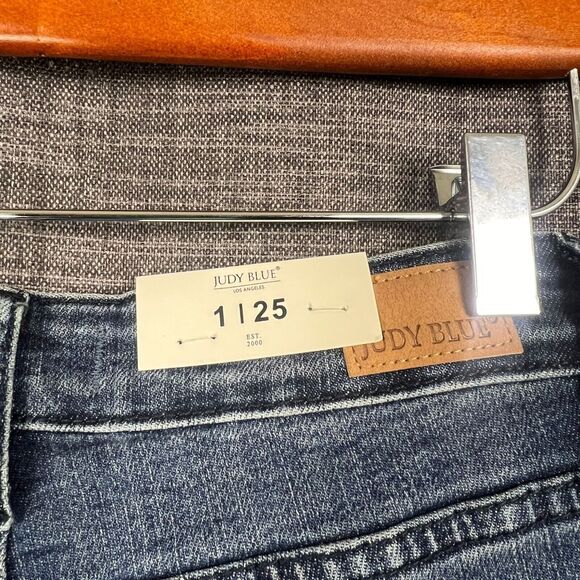 NWT Judy Blue Star Embroidered High Rise Trouser Flare Jeans Sz 1 Waist 25 - Picture 12 of 12